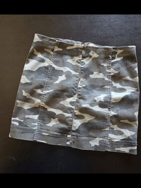 Jolt Camouflage Mini Skirt in Olive and Khaki